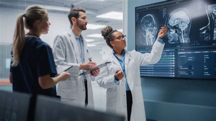 Can a neurologist diagnose balance problems?