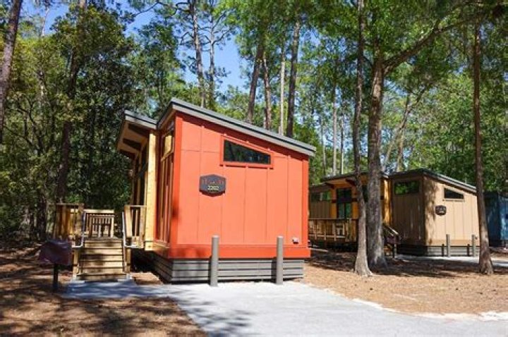 Can you have guests at Fort Wilderness campground?