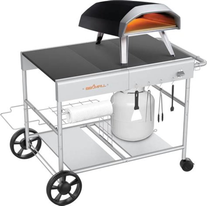 Can you use a metal base for a pizza oven?