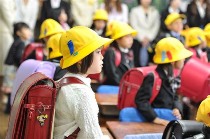 Do Japanese children go to school 7 days a week?
