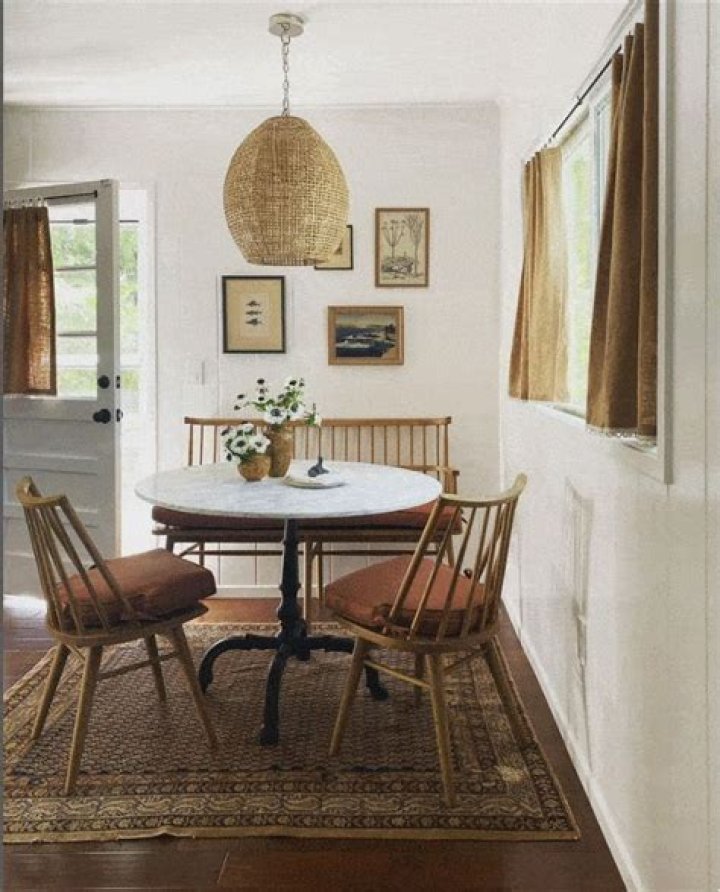 How can I make a small dining room look good?