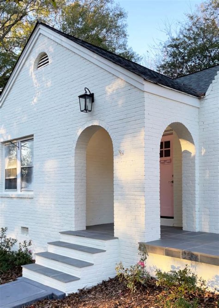 Is white washed brick out of style?