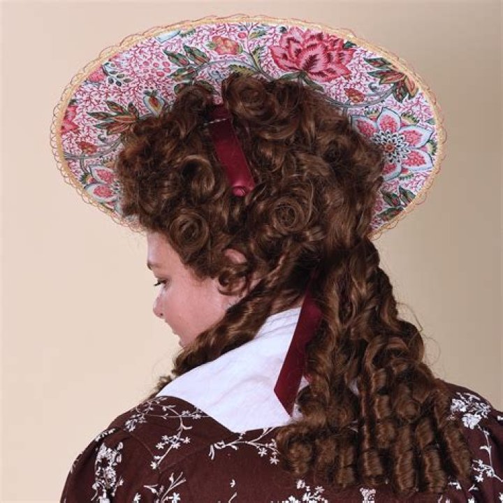 What are sausage curls?