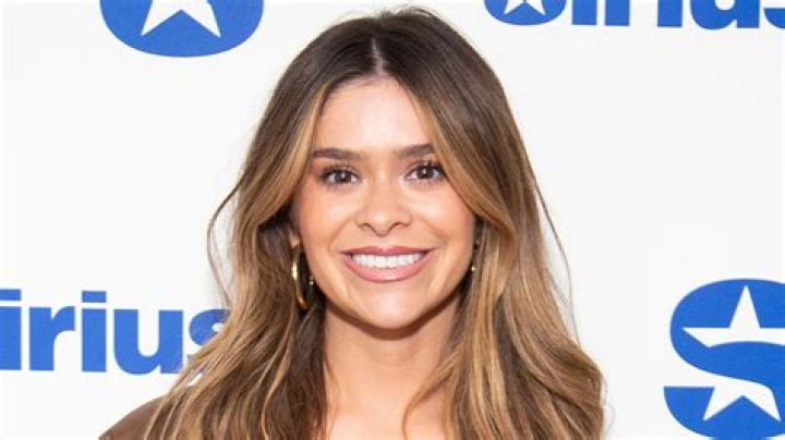 Who has custody of Pauly's daughter?